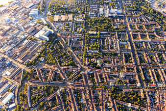 Vue aérienne de Place de la Protection à le quartier Süd in Ludwigshafen am Rhein dans le département Rhénanie-Palatinat, Allemagne