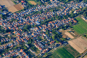 Vue aérienne de Vue du village depuis le nord-est à Hanhofen dans le département Rhénanie-Palatinat, Allemagne