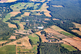 Vue aérienne de Parc de vacances vu de l'est à Haßloch dans le département Rhénanie-Palatinat, Allemagne