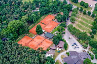 Club de tennis Rülzheim à Rülzheim dans le département Rhénanie-Palatinat, Allemagne depuis l'avion