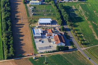 Vue aérienne de Service d'incendie volontaire Kandel et poste de secours DRK à Kandel dans le département Rhénanie-Palatinat, Allemagne