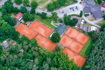 Vue d'oiseau de Club de tennis Rülzheim à Rülzheim dans le département Rhénanie-Palatinat, Allemagne