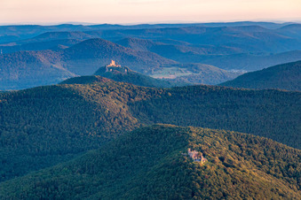 Vue aérienne de Vue des Trifels à Leinsweiler dans le département Rhénanie-Palatinat, Allemagne