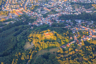 Vue aérienne de Château Lemberg à Lemberg dans le département Rhénanie-Palatinat, Allemagne