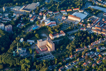 Vue aérienne de Parc aérien et aquatique, hôpital municipal à Pirmasens dans le département Rhénanie-Palatinat, Allemagne