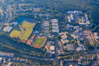 Vue aérienne de Terrains de sport de la TSG Turn- und Sportgemeinde 1861 Kaiserslautern e. V. à l'Université RPTU Kaiserslautern-Landau à Kaiserslautern dans le département Rhénanie-Palatinat, Allemagne