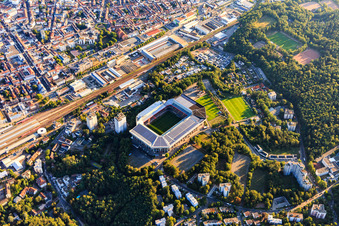 Vue oblique de Stade Fritz-Walter du FCK sur le Betzenberg à Kaiserslautern dans le département Rhénanie-Palatinat, Allemagne