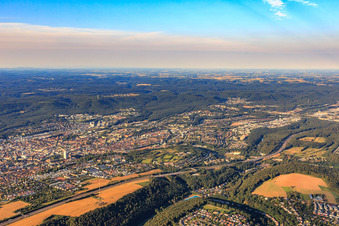 Vue aérienne de Vue d'ensemble de la ville depuis le nord-est à Kaiserslautern dans le département Rhénanie-Palatinat, Allemagne