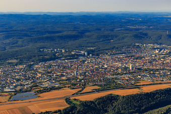 Vue aérienne de Vue d'ensemble de la ville depuis le nord à Kaiserslautern dans le département Rhénanie-Palatinat, Allemagne