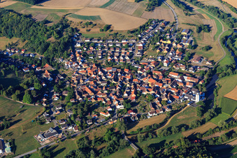 Vue aérienne de Vue d'ensemble du village depuis le nord-est à Rehborn dans le département Rhénanie-Palatinat, Allemagne