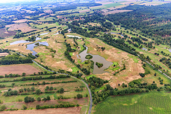 Vue aérienne de Château du parcours de golf Lüdersburg à Lüdersburg dans le département Basse-Saxe, Allemagne