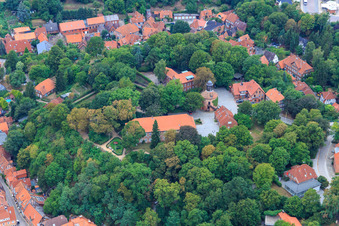 Vue aérienne de Château et tour du château à Lauenburg dans le département Schleswig-Holstein, Allemagne