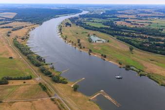 Vue aérienne de Avant-pays de l'Elbe à Lauenburg à Lanze dans le département Schleswig-Holstein, Allemagne
