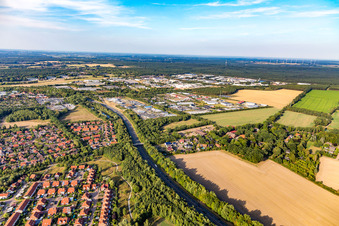 Vue aérienne de Place le long de la B209 à le quartier Kaltenmoor in Lüneburg dans le département Basse-Saxe, Allemagne
