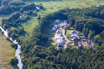 Vue aérienne de Villas de luxe dans le quartier résidentiel d'une colonie de maisons unifamiliales Am Wilschenbruch à le quartier Kaltenmoor in Lüneburg dans le département Basse-Saxe, Allemagne