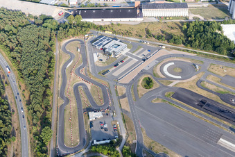 Vue aérienne de Piste de karting de Lunebourg et centre de sécurité de conduite ADAC Hansa à le quartier Wagenhorst in Embsen dans le département Basse-Saxe, Allemagne