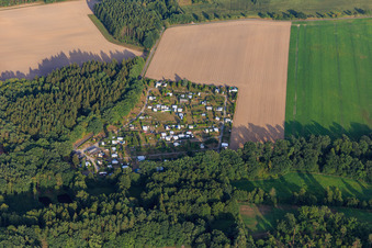 Vue aérienne de Camping Mühlenkamp à Amelinghausen dans le département Basse-Saxe, Allemagne