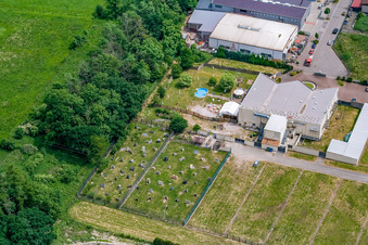 Vue aérienne de Arène de paintball à le quartier Minderslachen in Kandel dans le département Rhénanie-Palatinat, Allemagne