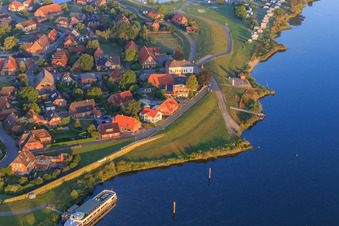 Vue aérienne de Hafenstraße Am Deich à Artlenburg dans le département Basse-Saxe, Allemagne