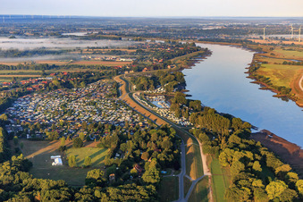 Vue aérienne de Camping Stover Strand des deux côtés du barrage de l'Elbe à le quartier Stove in Drage dans le département Basse-Saxe, Allemagne