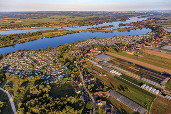 Vue aérienne de Camping Oortkaten à Hohendeicher See à le quartier Ochsenwerder in Hamburg dans le département Hambourg, Allemagne