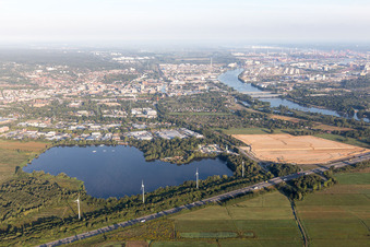 Vue aérienne de Neuländer See sur l'A1 à le quartier Neuland in Hamburg dans le département Hambourg, Allemagne