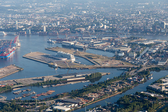Vue aérienne de Port de croisière à le quartier Steinwerder in Hamburg dans le département Hambourg, Allemagne