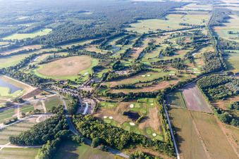 Terrains des parcours de golf Green Eagle (Luhe) à le quartier Luhdorf in Winsen dans le département Basse-Saxe, Allemagne d'en haut