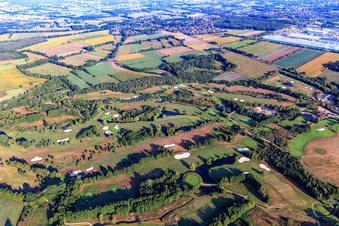 Image drone de Terrains des parcours de golf Green Eagle (Luhe) à le quartier Luhdorf in Winsen dans le département Basse-Saxe, Allemagne