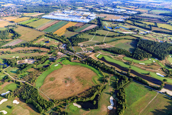 Terrains des parcours de golf Green Eagle (Luhe) à le quartier Luhdorf in Winsen dans le département Basse-Saxe, Allemagne vu d'un drone