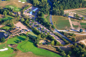 Vue aérienne de Terrains des parcours de golf Green Eagle (Luhe) à le quartier Luhdorf in Winsen dans le département Basse-Saxe, Allemagne