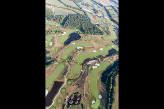 Terrains des parcours de golf Green Eagle (Luhe) à le quartier Luhdorf in Winsen dans le département Basse-Saxe, Allemagne vue du ciel