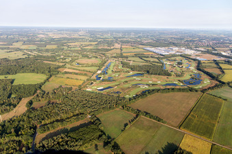 Enregistrement par drone de Terrains des parcours de golf Green Eagle (Luhe) à le quartier Luhdorf in Winsen dans le département Basse-Saxe, Allemagne