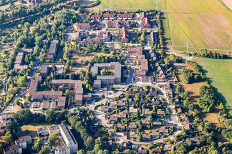 Vue aérienne de Périphérie et zones résidentielles suburbaines de la rue William-Watt à Lüneburg dans le département Basse-Saxe, Allemagne
