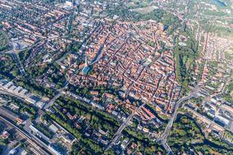 Photographie aérienne de Quartier de la vieille ville et centre-ville à Lüneburg dans le département Basse-Saxe, Allemagne