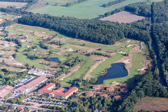 Vue aérienne de Terrain de golf du Golf Resort Adendorf à Adendorf dans le département Basse-Saxe, Allemagne