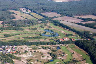 Vue oblique de Terrain de golf du Golf Resort Adendorf à Adendorf dans le département Basse-Saxe, Allemagne