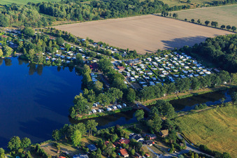 Photographie aérienne de Camping Lanzer See à Basedow dans le département Schleswig-Holstein, Allemagne