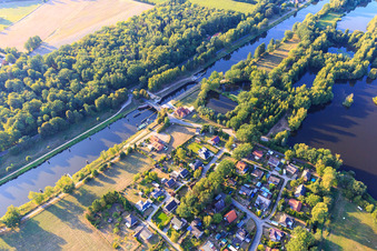Vue aérienne de Écluse Witzeeze sur le canal Elbe-Lübeck à Witzeeze dans le département Schleswig-Holstein, Allemagne