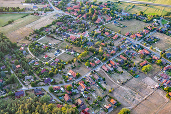 Vue aérienne de Quartier Walmsburg in Bleckede dans le département Basse-Saxe, Allemagne