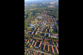Campus-Université-Zone Bâtiment central Université Leuphana Lüneburg par l'architecte Libeskind à le quartier Bockelsberg in Lüneburg dans le département Basse-Saxe, Allemagne d'en haut