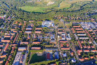 Campus-Université-Zone Bâtiment central Université Leuphana Lüneburg par l'architecte Libeskind à le quartier Bockelsberg in Lüneburg dans le département Basse-Saxe, Allemagne vue d'en haut