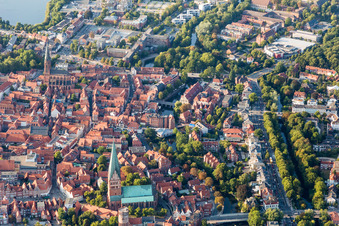 Photographie aérienne de Église Saint-Jean à Lüneburg dans le département Basse-Saxe, Allemagne