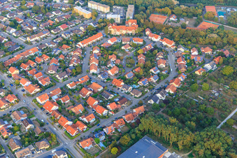 Vue aérienne de Bague fleur à Jockgrim dans le département Rhénanie-Palatinat, Allemagne