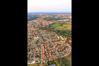 Vue aérienne de Jockgrim dans le département Rhénanie-Palatinat, Allemagne