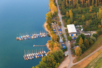 Vue aérienne de Port de plaisance du club de voile RKC Wörth eV à le quartier Maximiliansau in Wörth am Rhein dans le département Rhénanie-Palatinat, Allemagne