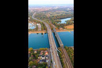 Photographie aérienne de Ponts du Rhin à le quartier Maximiliansau in Wörth am Rhein dans le département Rhénanie-Palatinat, Allemagne