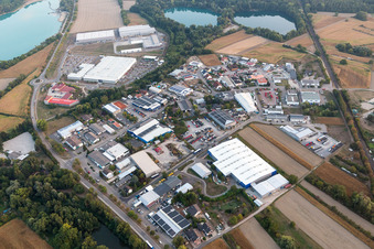 Vue aérienne de Installations techniques dans la zone industrielle à Hagenbach dans le département Rhénanie-Palatinat, Allemagne