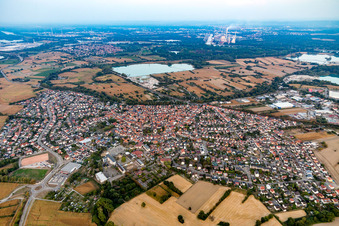 Vue aérienne de Zone urbaine avec périphérie et centre-ville à Hagenbach dans le département Rhénanie-Palatinat, Allemagne