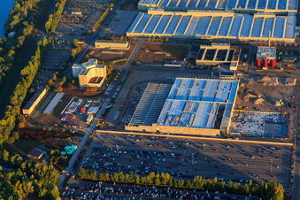 Vue aérienne de Île verte avec chantier de construction de MOSOLF Logistics & Services GmbH à Germersheim dans le département Rhénanie-Palatinat, Allemagne